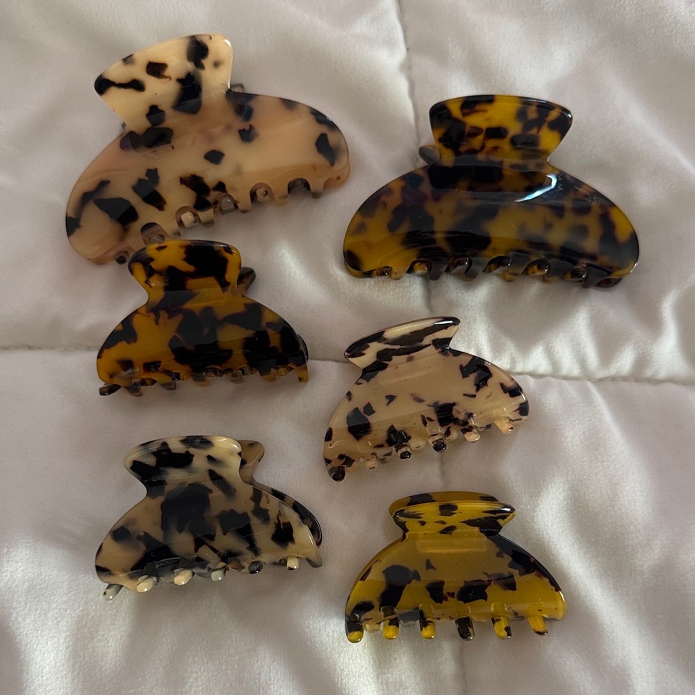 ASSORTED TORTOISE SHELL CLAW CLIPS